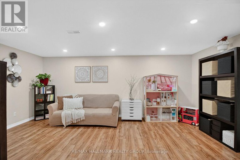 28916724/317-river-landing-avenue/half-moon-bay/ottawa/ontario/K2J3V4_31