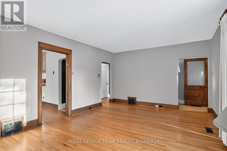 29121392/405-hamilton-avenue-s/civic-hospital/ottawa/ontario/K1Y1C9_9