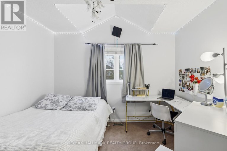 29146983/142-inverkip-avenue/hunt-club-parkgreenboro/ottawa/ontario/K1T4C3_37