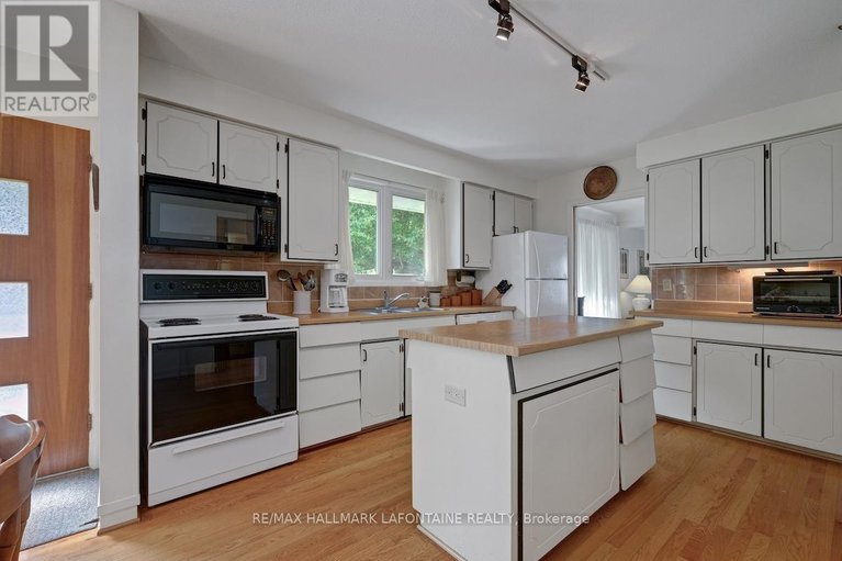 28797062/844-edgeworth-avenue/whitehaven/ottawa/ontario/K2B5L6_12