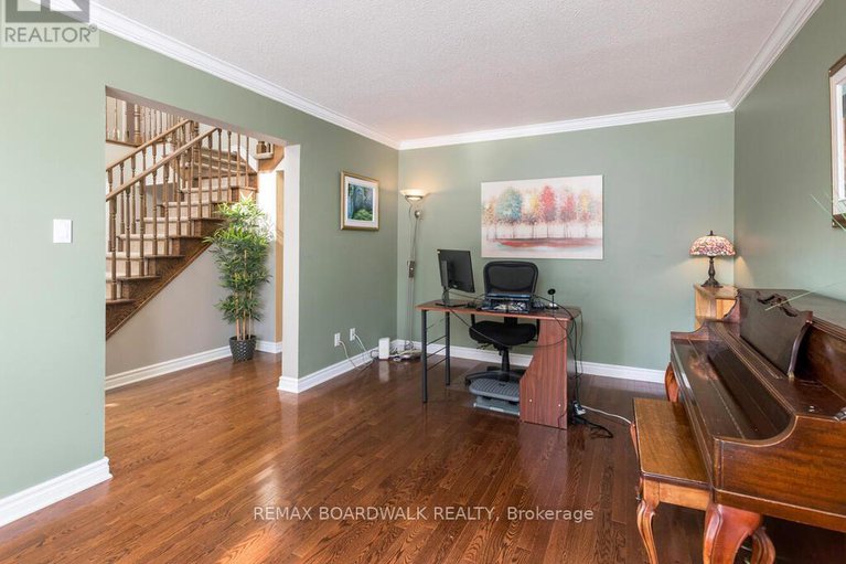 29408101/182-palomino-drive/bridlewood/ottawa/ontario/K2M1P2_16