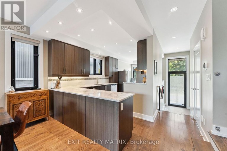 29666799/97-queen-mary-street/overbrookcastle-heights/ottawa/ontario/K1K1X6_2