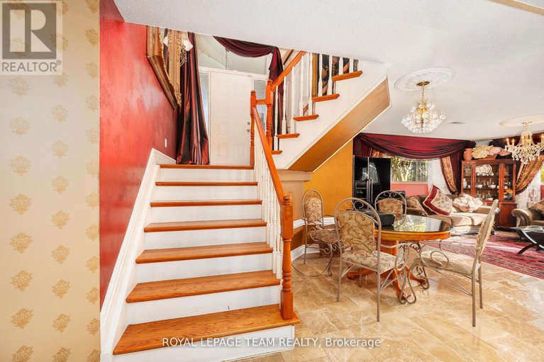 28844441/1100-moffatt-drive/cumberland-ridge/ottawa/ontario/K4C1B7_25