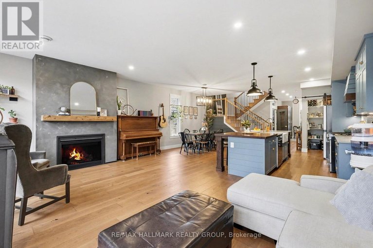 29606507/28-king-george-street/overbrook/ottawa/ontario/K1K1V8_14