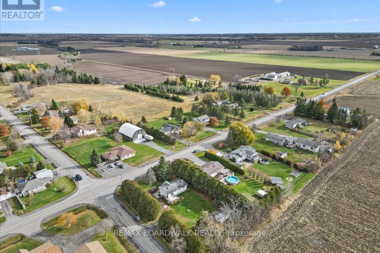 29209804/2462-dunning-road/cumberland-west/ottawa/ontario/K0A3E0_42