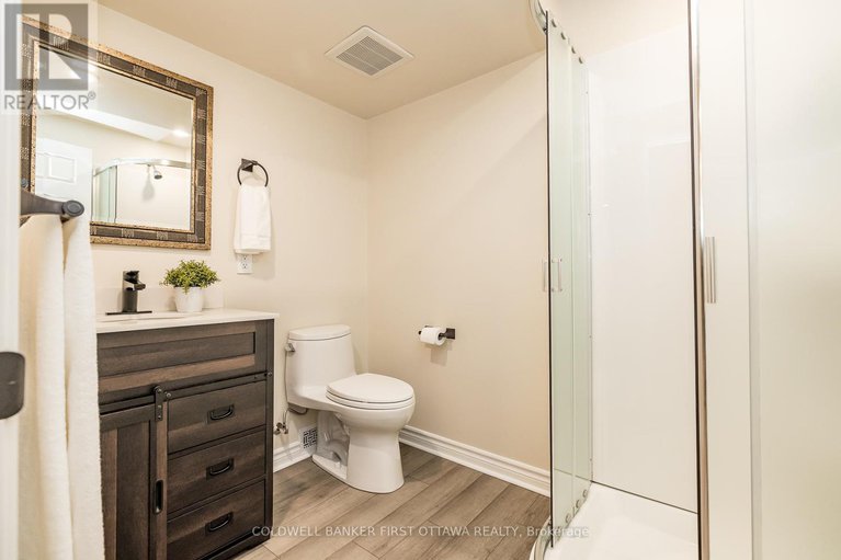 28917616/9-lone-meadow-trail/stittsville-central/ottawa/ontario/K2S1C9_28