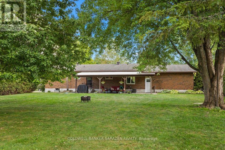 28843846/2303-edward-kidd-crescent/north-gower/ottawa/ontario/K0A2T0_33