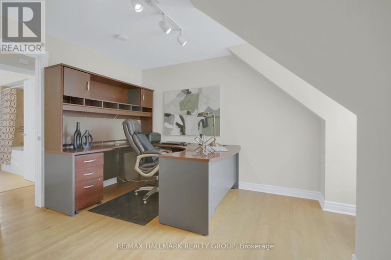 28830013/51-charkay-street/borden-farmstewart-farmcarleton-heightsparkwood-hills/ottawa/ontario/K2E5N5_36