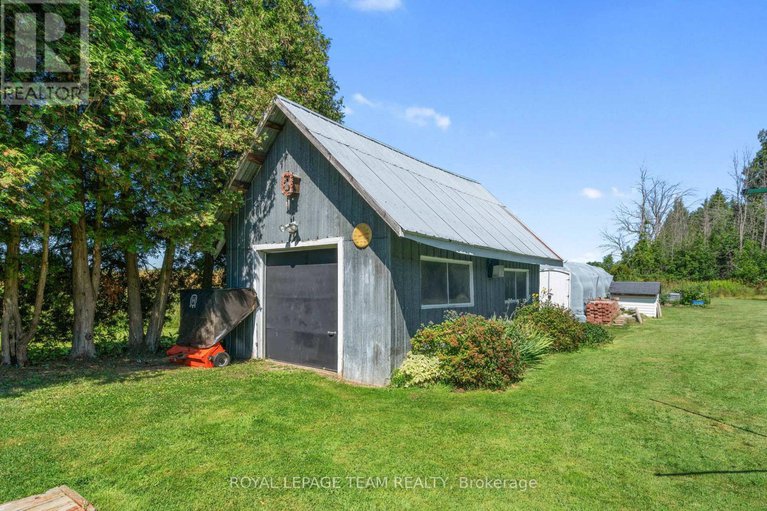 28652632/12135-county-road-2-road/south-dundas-williamsburgh-twp/south-dundas/ontario/K0C1X0_33