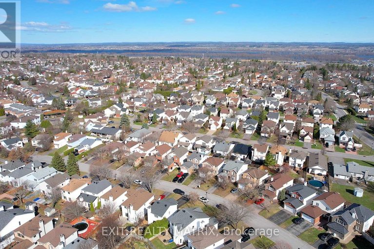 29648463/1458-shawinigan-street/fallingbrookridgemount/ottawa/ontario/K4A2N2_46