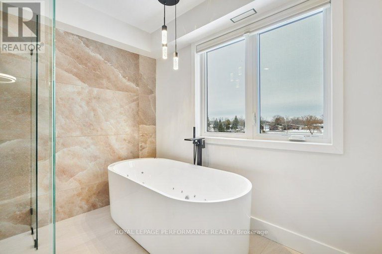 28347895/6099-james-bell-drive/manotick-south-to-roger-stevens/ottawa/ontario/K4M1B3_20