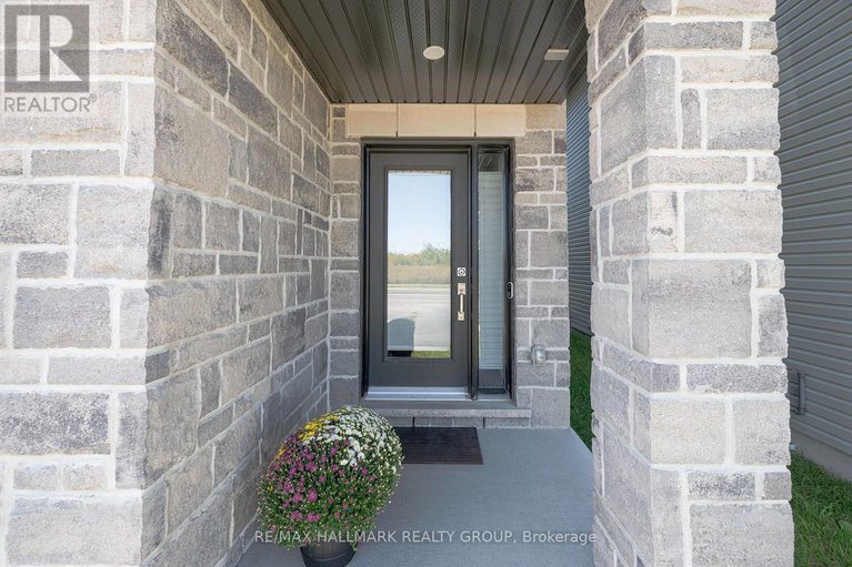28879601/5017-abbott-street-e/emerald-meadowstrailwest/ottawa/ontario/K2V0M6_2
