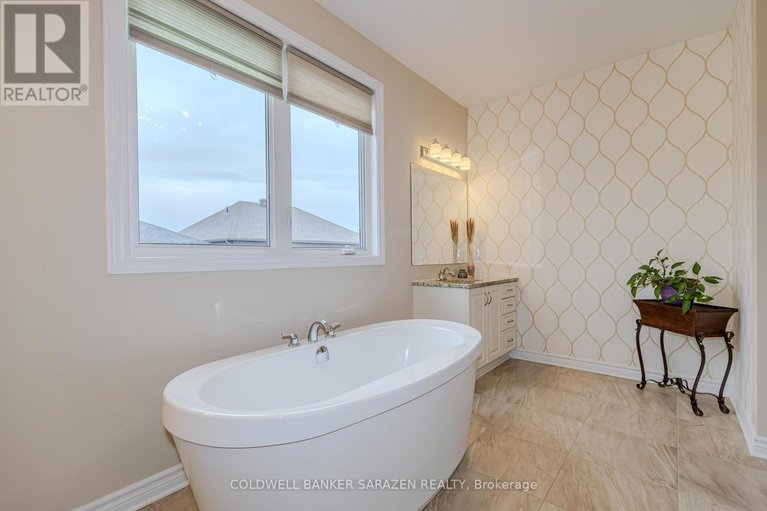 29540210/942-guinness-crescent/half-moon-bay/ottawa/ontario/K2C3H2_31