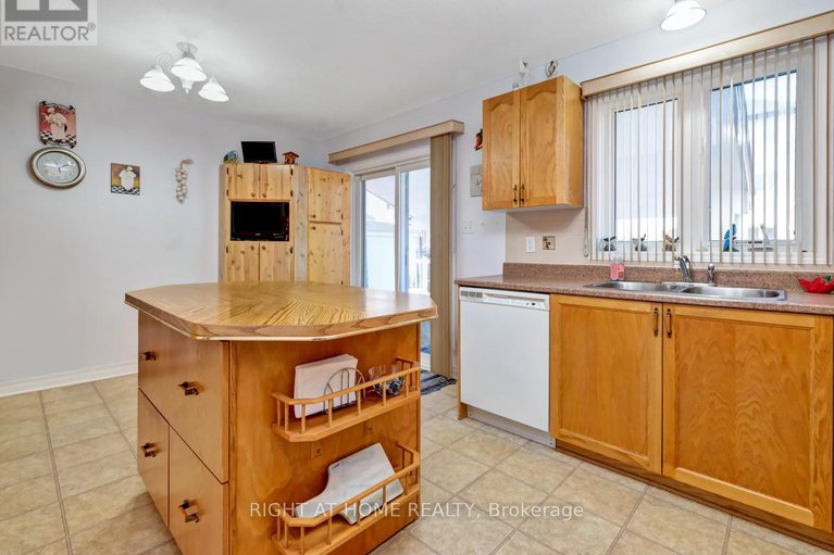 28773352/144-sandra-crescent/town-of-rockland/clarence-rockland/ontario/K4K1R7_13