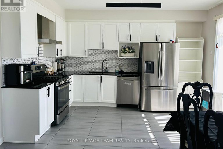 28576259/3040-travertine-way/half-moon-bay/ottawa/ontario/K2J6W9_14