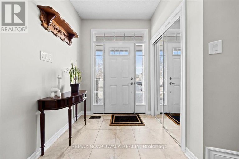 29434197/130-pinelock-street/emerald-meadowstrailwest/ottawa/ontario/K2M0L5_3