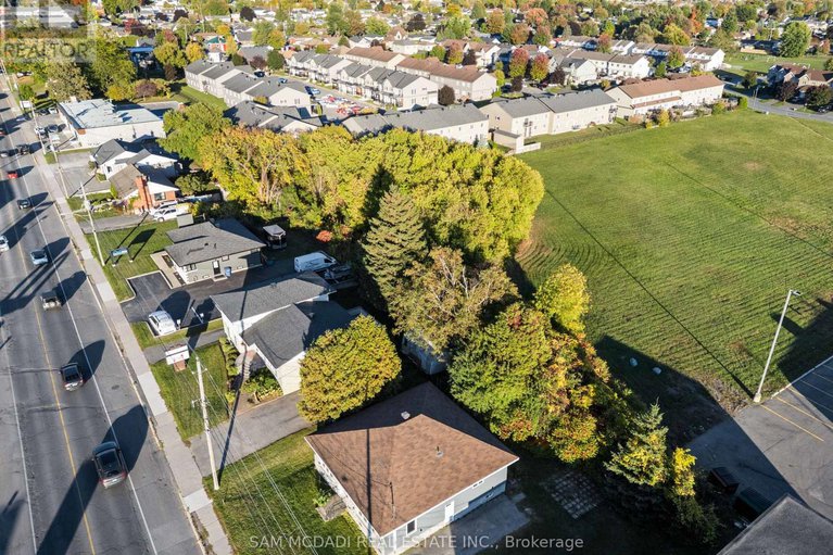 29397949/2709-laurier-street/town-of-rockland/clarence-rockland/ontario/K4K1A3_31