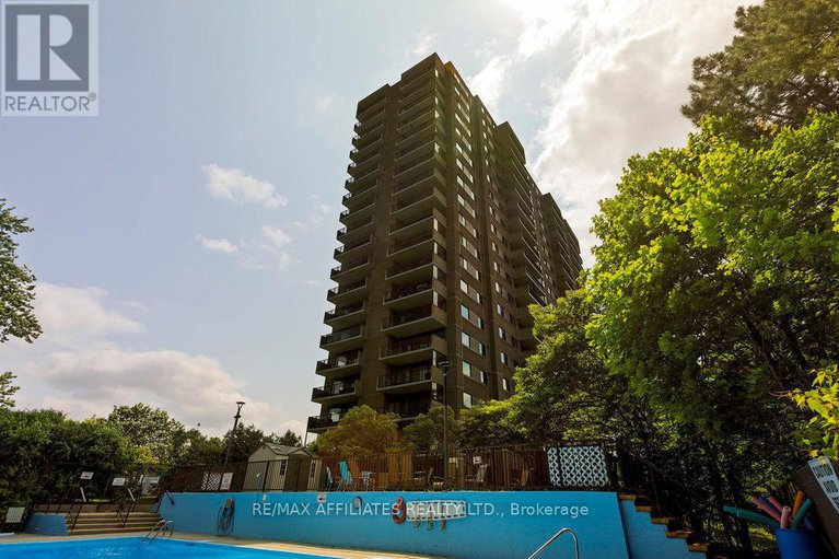 28466299/1705-1195-richmond-road/woodroffe/ottawa/ontario/K2B8E4_36