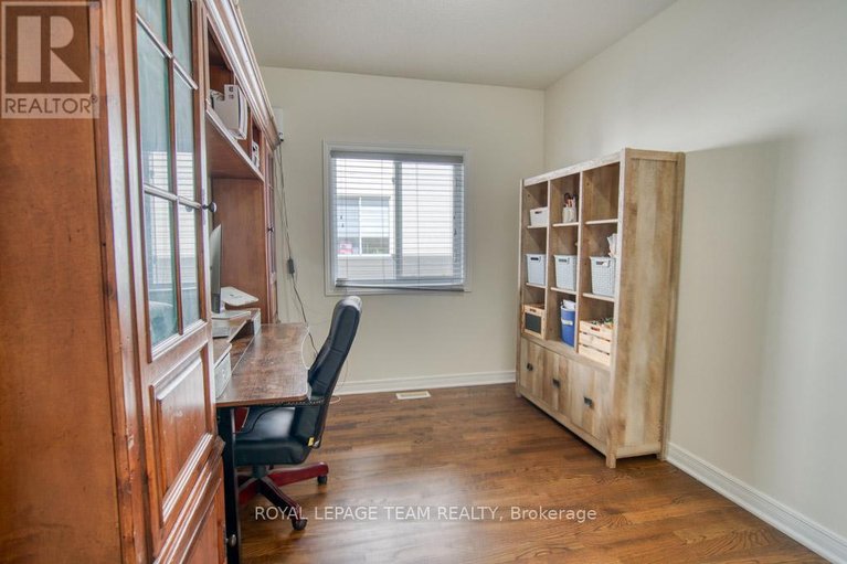 29646083/13-shannondoe-crescent-w/bridlewood/ottawa/ontario/K2M2H1_21