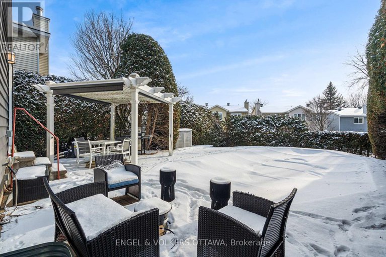 29373650/29-valley-ridge-street/borden-farmstewart-farmcarleton-heightsparkwood-hills/ottawa/ontario/K2E7W3_43