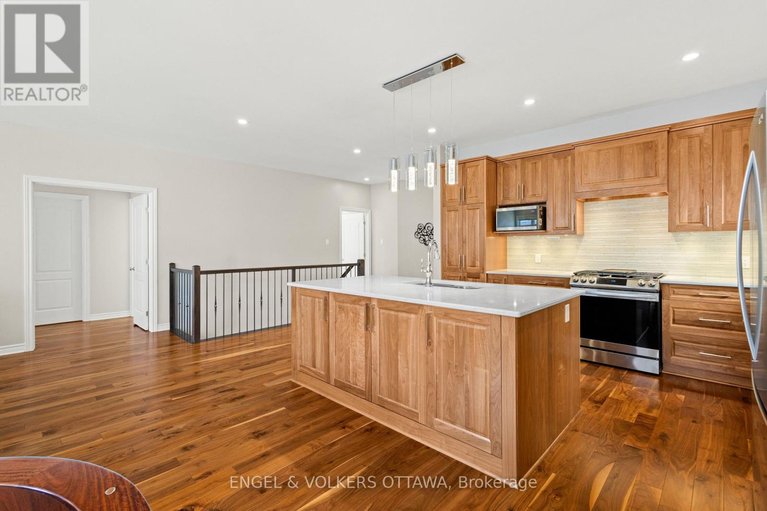 29636459/865-tewin-circle/camelot/ottawa/ontario/K4A1K1_8