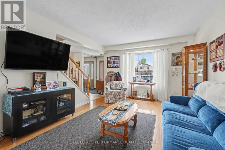 29402069/734-merkley-drive/fallingbrookpineridge/ottawa/ontario/K4A2T8_10