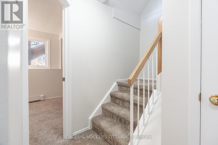 28138585/1504-tanguay-court/katimavik/ottawa/ontario/K2L3X8_15