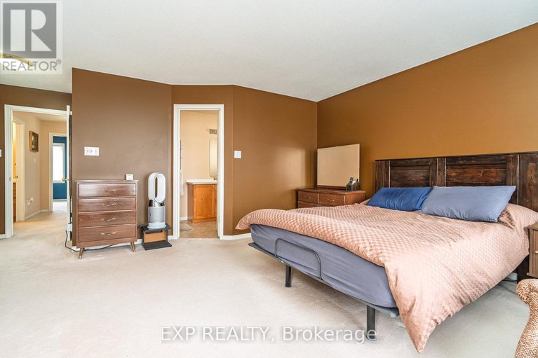 29098665/132-grovemont-drive/strandherd/ottawa/ontario/K2G6Z9_18