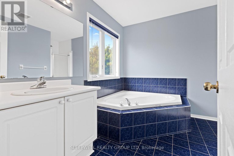 28632044/12-cedar-park-street/central-park/ottawa/ontario/K2C4B3_14