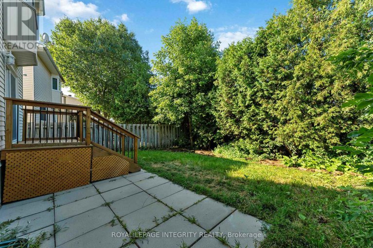 28688332/2044-wildflower-drive/queenswood-heights-south/ottawa/ontario/K1E3R5_32