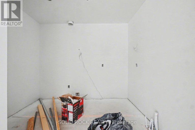 29669967/830-alpine-avenue/queensway-terrace-north/ottawa/ontario/K2B5R6_14