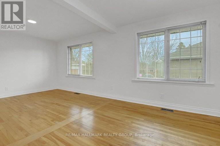 29145241/13-dunham-street/cardinal-heights/ottawa/ontario/K1J7L5_15