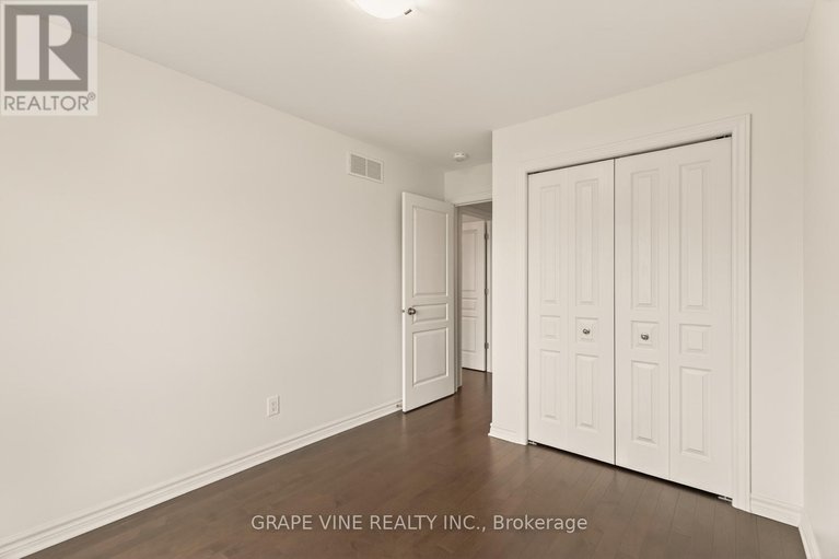 29618523/383-memorial-grove/riverside-southgloucester-glen/ottawa/ontario/K1X0C7_27