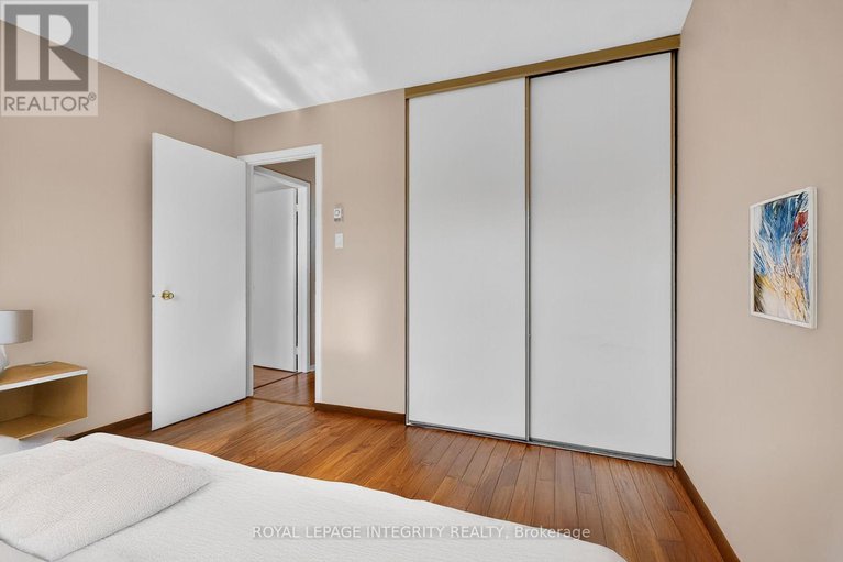 29150140/a-214-equestrian-drive-n/bridlewood/ottawa/ontario/K2M1E2_13