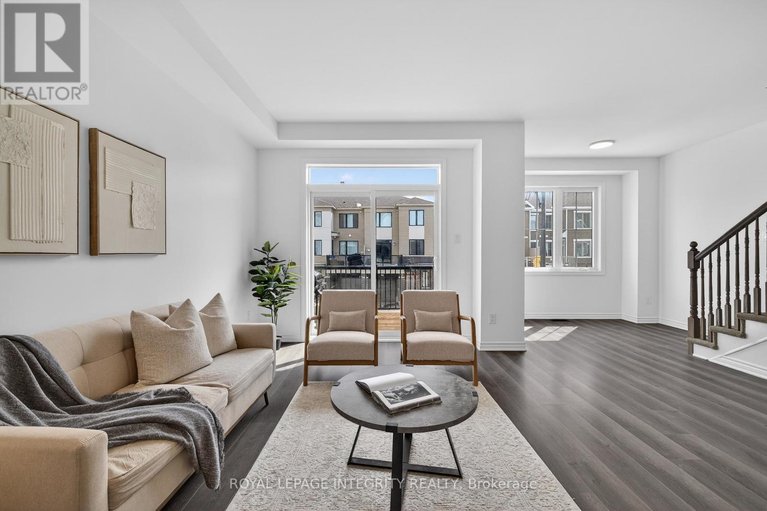 29521534/21-caspian-row/emerald-meadowstrailwest/ottawa/ontario/K2V0R7_7