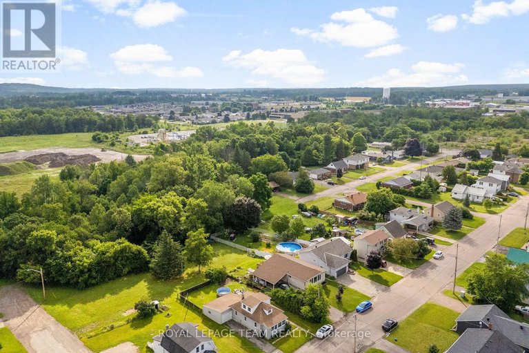 28157446/253-mclean-street/renfrew/renfrew/ontario/K7V1A9_21