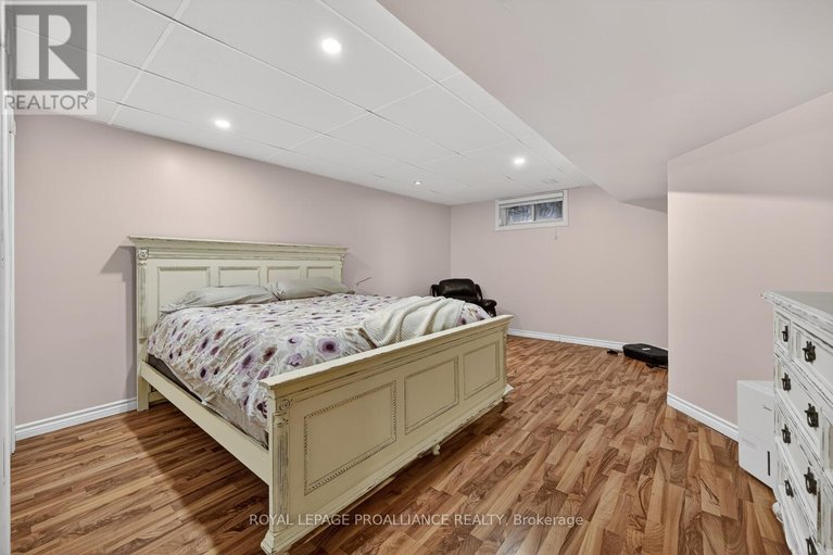 29557467/5500-meadowbrook-drive/iroquois/south-dundas/ontario/K0E1K0_26