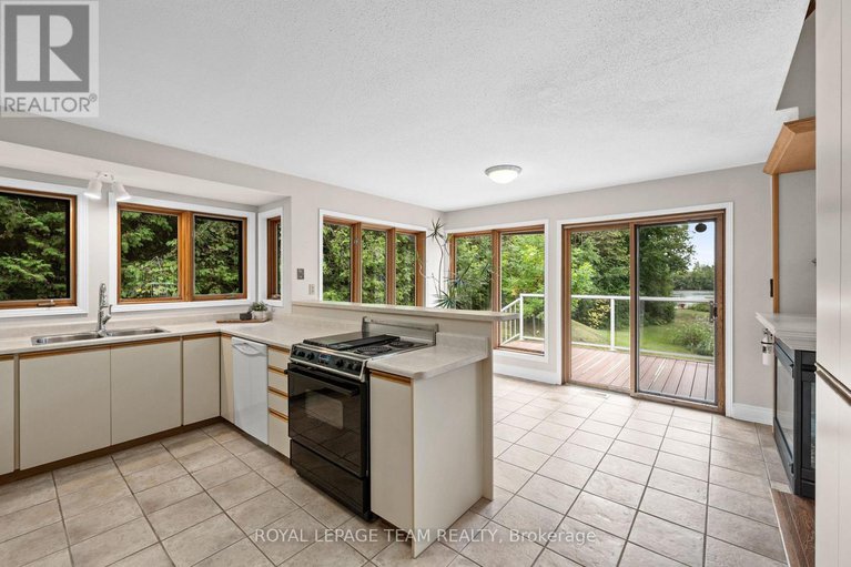 28884146/1376-river-road/manotick-east-to-manotick-station/ottawa/ontario/K4M1B4_13