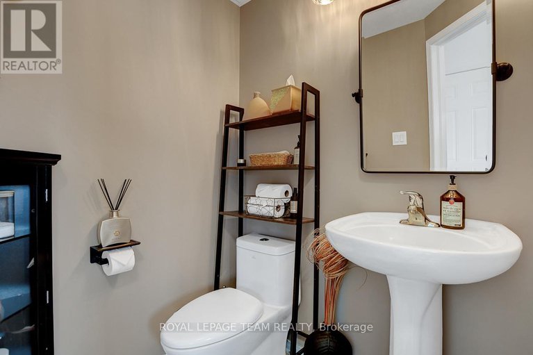 28289132/183-patriot-place/emerald-meadowstrailwest/ottawa/ontario/K2M0B9_17