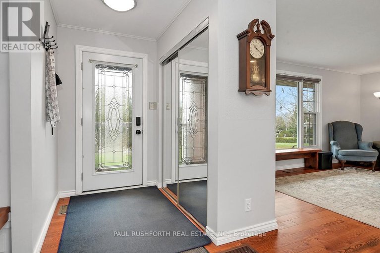 29686450/250-poole-street/mcnabbraeside-twps/mcnabbraeside/ontario/K7S1J2_6