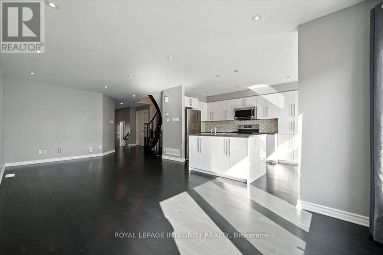 28587957/748-morningstar-way/mer-bleuebradley-estatesanderson-park/ottawa/ontario/K1W0G6_12