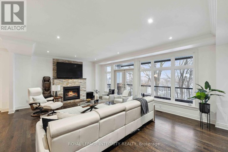 28616420/612-besserer-street/sandy-hill/ottawa/ontario/K1N6C9_2
