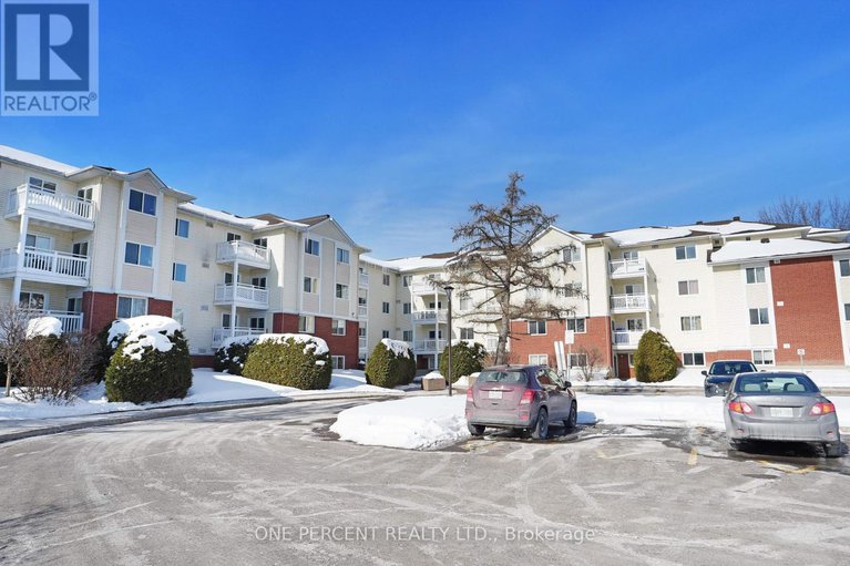 29376379/303-270-lorry-greenberg-drive/hunt-club-parkgreenboro/ottawa/ontario/K1T3K2_2