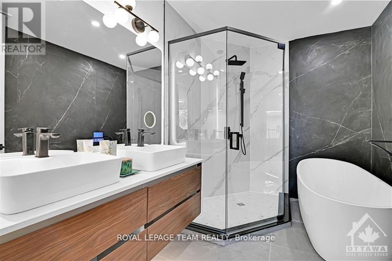 29276073/828-alpine-avenue/queensway-terrace-north/ottawa/ontario/K2B5R6_19