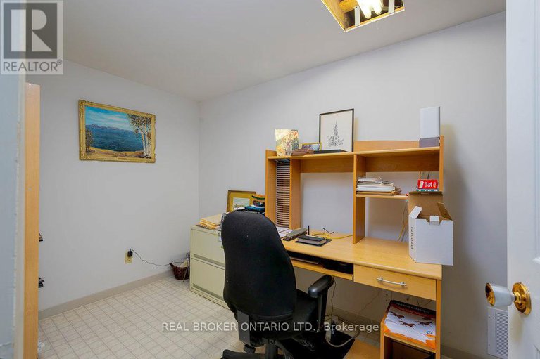 28522793/31-oakhurst-crescent/blackburn-hamlet/ottawa/ontario/K1B4A5_33