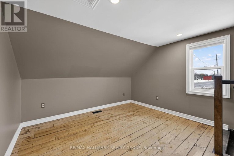 29256266/633-russell-road/clarencerockland-twp/clarence-rockland/ontario/K0A2A0_23