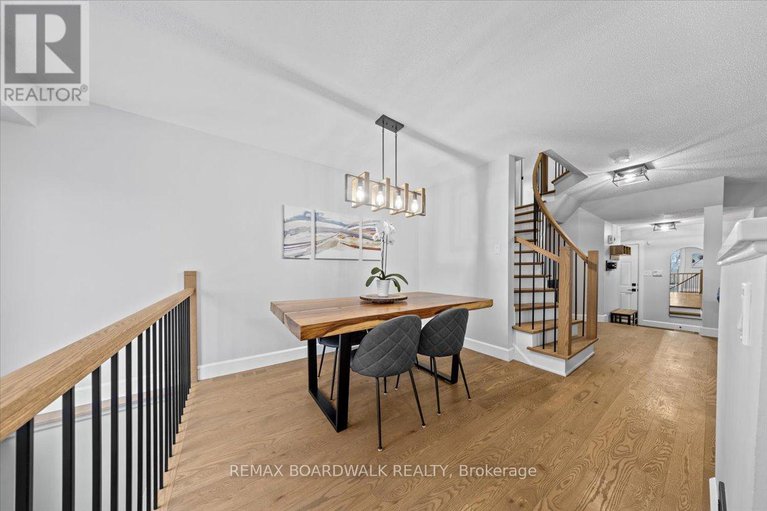 29250494/2065-breezewood-street/springridgeeast-village/ottawa/ontario/K4A4R8_12