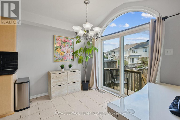 28334398/2072-dunollie-crescent/morgans-grantsouth-march/ottawa/ontario/K2W1H6_20