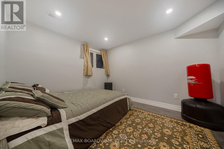 29599853/161-flowing-creek-circle/emerald-meadowstrailwest/ottawa/ontario/K2M0K2_39