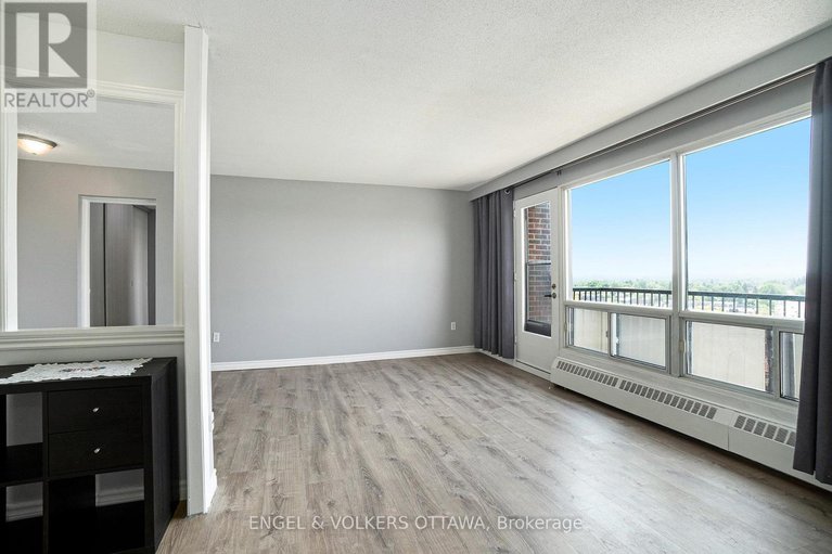 28428926/817-20-chesterton-drive/borden-farmstewart-farmcarleton-heightsparkwood-hills/ottawa/ontario/K2E6Z7_11